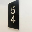 Plăcuță din aluminiu pentru numerotare apartamente, model N12