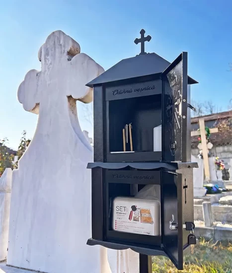Felinar metalic pentru cimitir, GRS F1N, vopsit electrostatic negru, cu picior detasabil