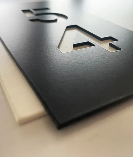 Plăcuță din aluminiu pentru numerotare apartamente, model N12