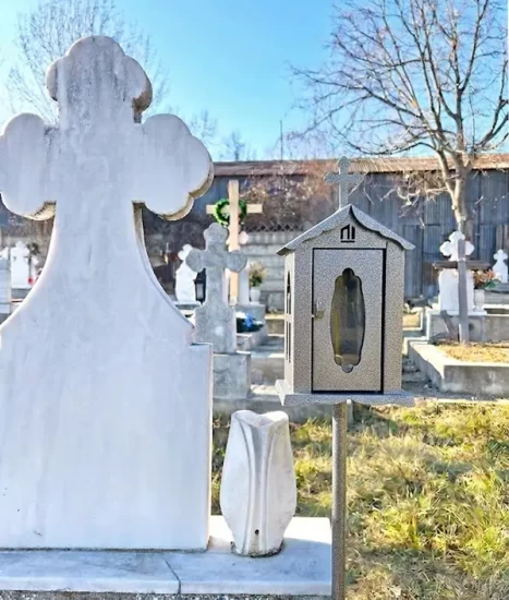 Felinar metalic pentru cimitir, GRS F4G, vopsit electrostatic gri, cu picior