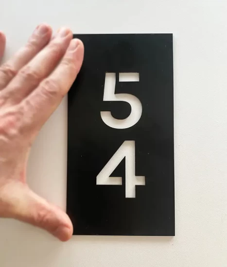 Plăcuță din aluminiu pentru numerotare apartamente, model N11