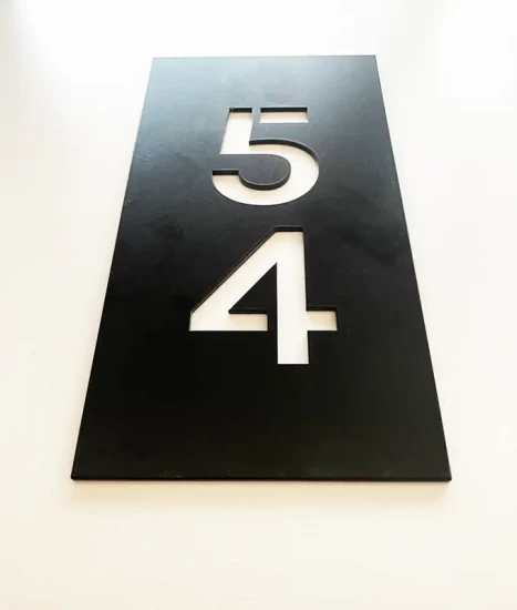 Plăcuță din aluminiu pentru numerotare apartamente, model N11