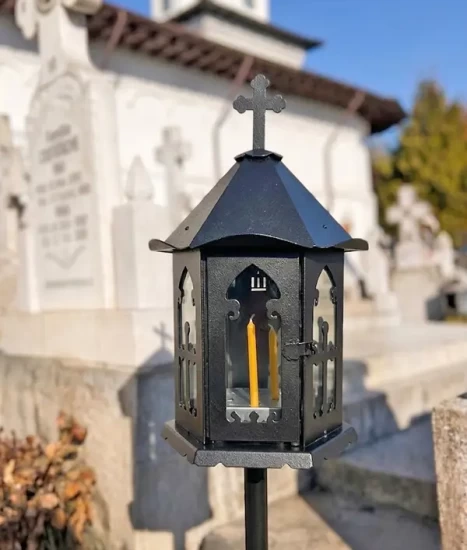 Felinar metalic pentru cimitir, GRS F2N, vopsit electrostatic negru, cu picior