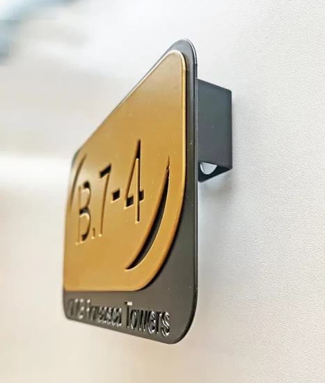 Plăcuță din tablă oțel pentru numerotare apartamente, model M2