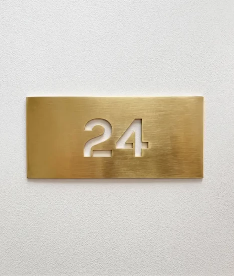 Plăcuță din alamă pentru numerotare apartamente, model A2