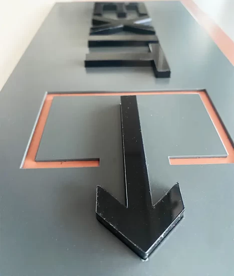 Plăcuță din aluminiu pentru signalistică blocuri, model N23