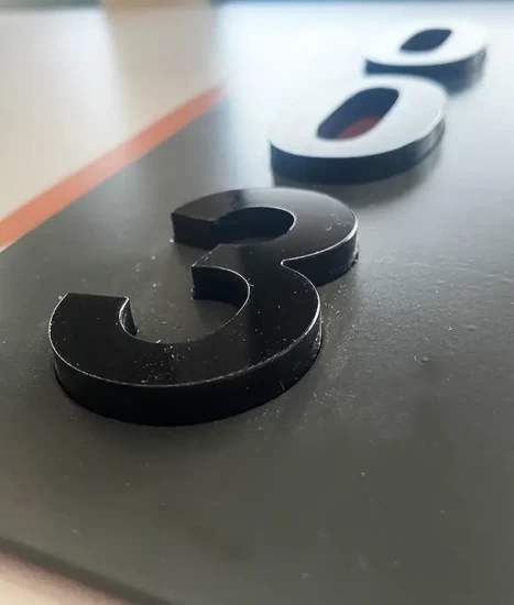 Plăcuță din aluminiu pentru numerotare apartamente, model N23