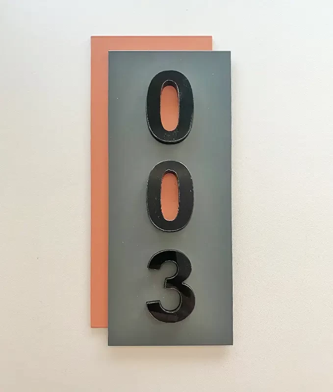 Plăcuță din aluminiu pentru numerotare apartamente, model N23