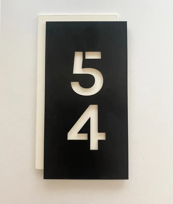 Plăcuță din aluminiu pentru numerotare apartamente, model N12