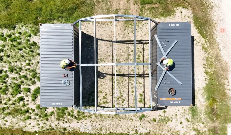 Cort container